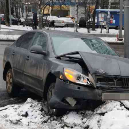 Продать битое авто Шкода Октавия А5 2012 1.8 дсг выкупили за 760000